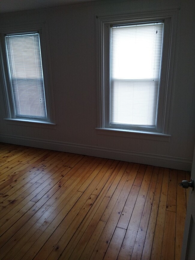 Photo - 913 Kellogg Ave Unidad Upstairs