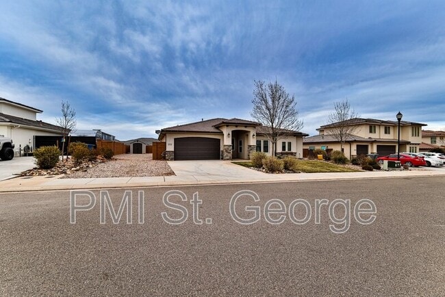 Photo - 3731 E Shooting Star Ln