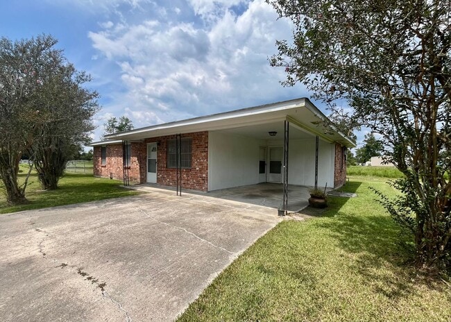Photo - St. Amant 3br/2ba house for