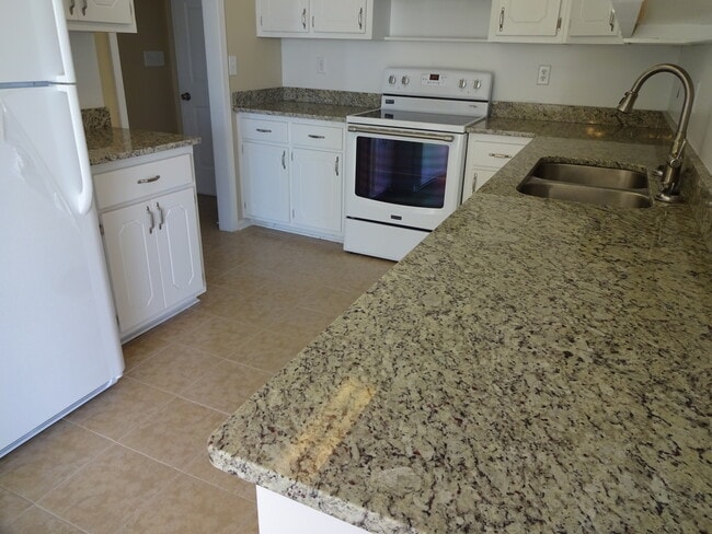 Photo - 304 High Point Pl