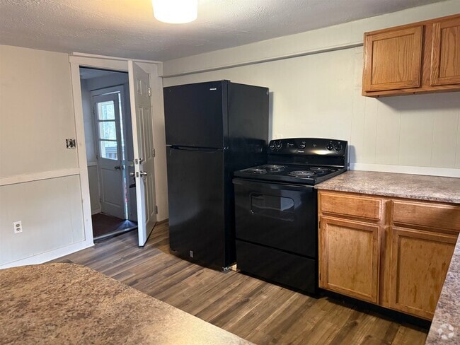 Building Photo - 41 Beech St Unit 6 Rental