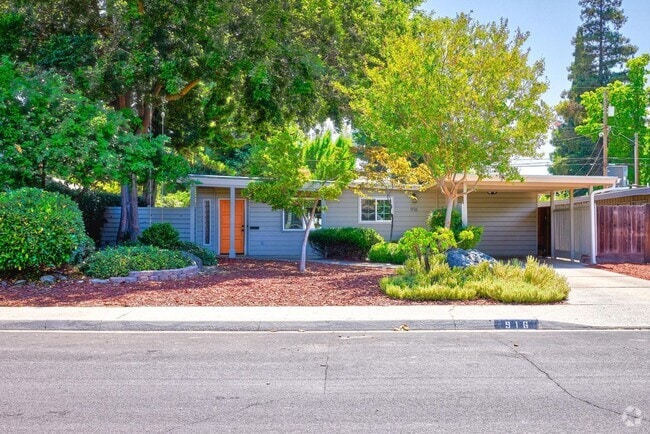 Building Photo - College Area Charmer! Rental