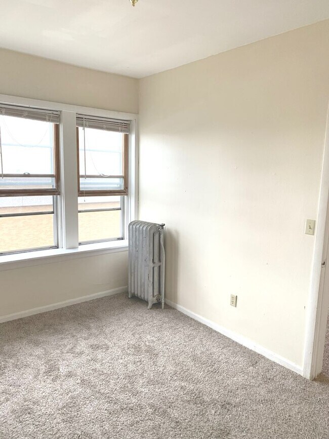 Photo - 1318-20 Van Buren