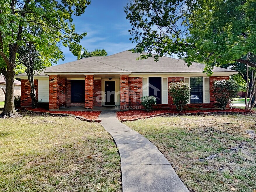 3717 Flagstone Ave