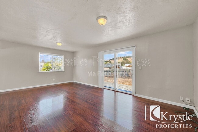 Photo - 178 Janice St