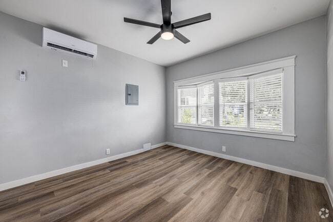 3BR, 2BA - 850SF - Primary Bedroom