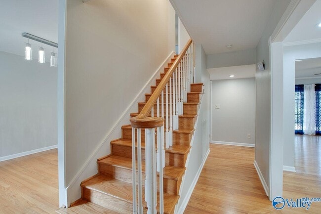 Photo - 2700 Briarwood Dr SE
