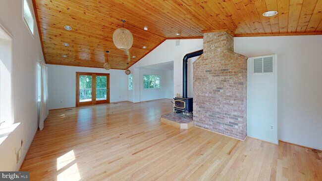 Photo - 7028 Wick Ln