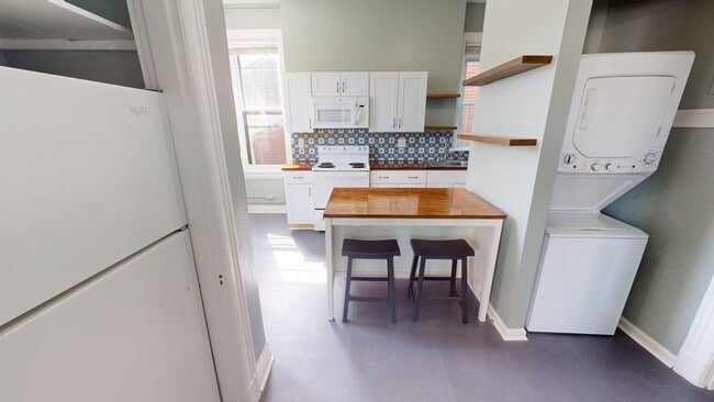 Building Photo - 4100 Shenandoah Ave Unit 4100-A