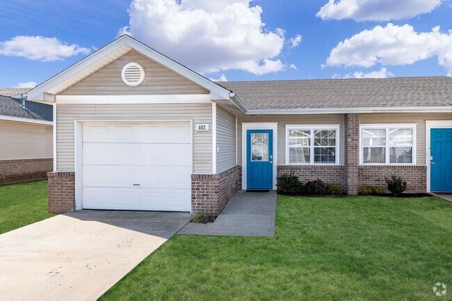 Building Photo - Remodeled 2 Bedroom Smart Home Duplex - Ro...