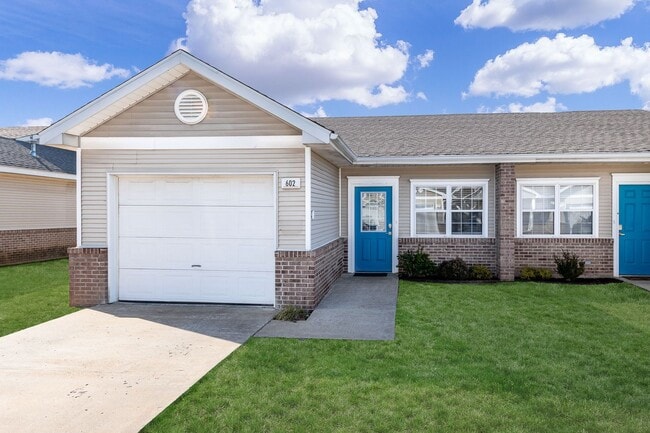 Remodeled 2 Bedroom Smart Home Duplex - Ro... - Remodeled 2 Bedroom Smart Home Duplex - Ro...
