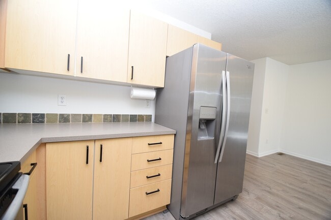 Photo - 207 SE Harlow Ave