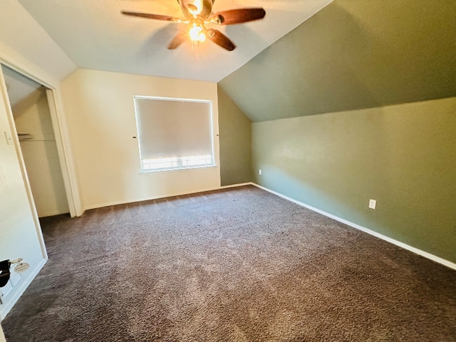 Photo - 6104 NW Lincoln Ave