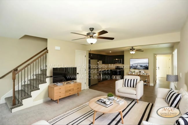 Building Photo - Timber Trails Townhomes - Available Now - ...