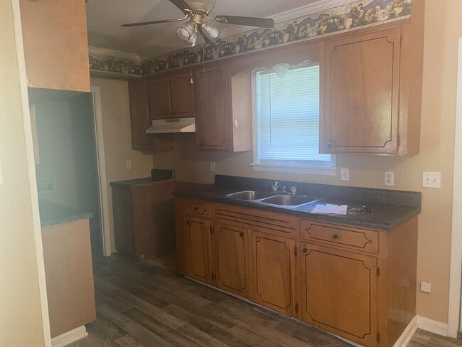 Photo - 1096 Berrywood Ave