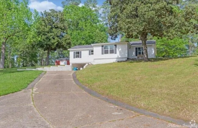 Building Photo - FRESH! Open AND NEAR THE CROSS LAKE BOAT L... Rental