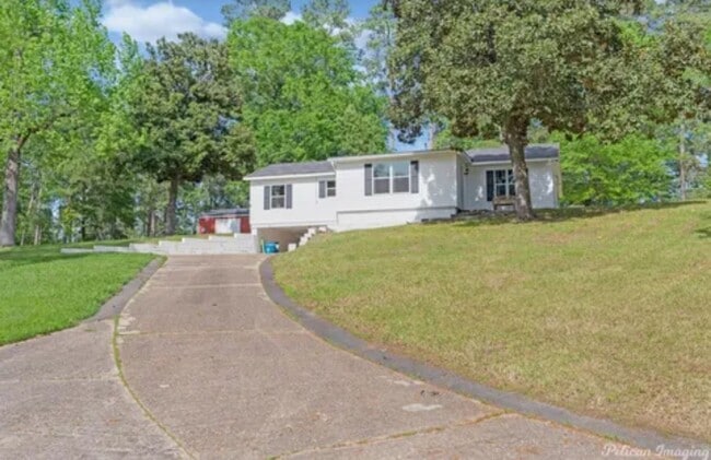 Building Photo - FRESH! Open AND NEAR THE CROSS LAKE BOAT L... Rental