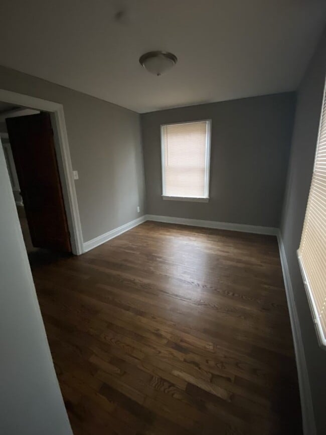 Building Photo - 515-517 W 14th Unit 515