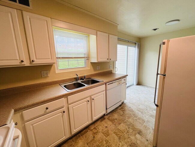 Photo - 2 Bedroom, 1.5 Bath Townhouse