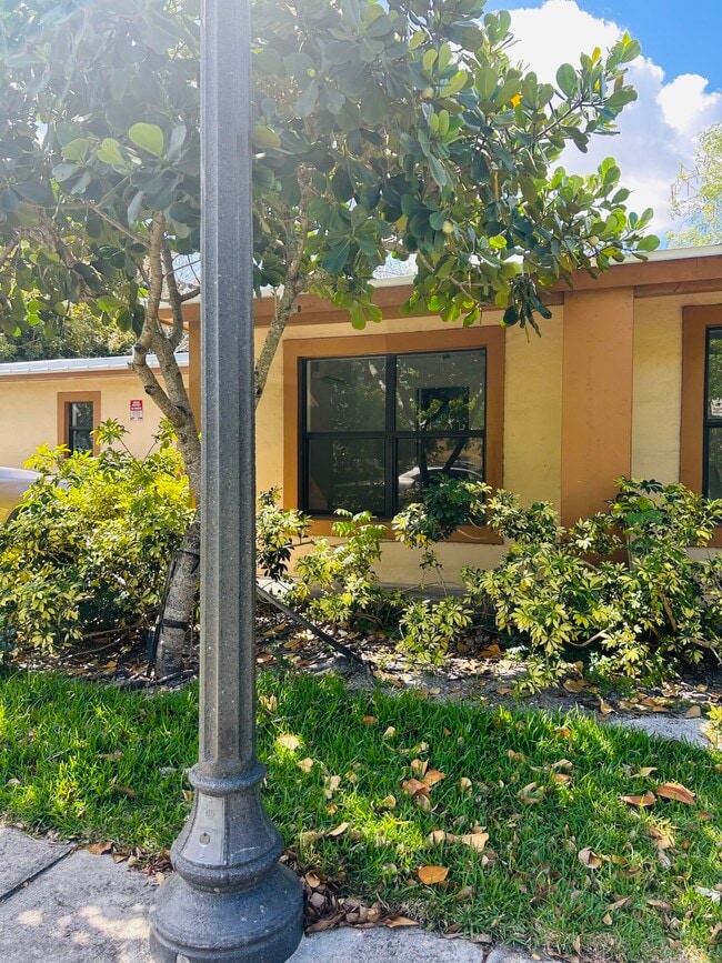 844 NW 3rd Ave Unit B