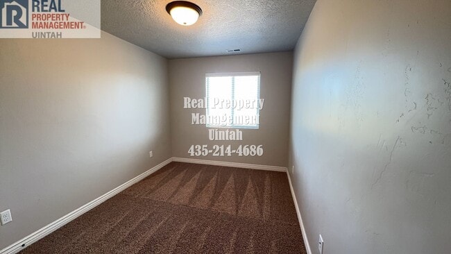 Photo - 427 E Red Fox Ln