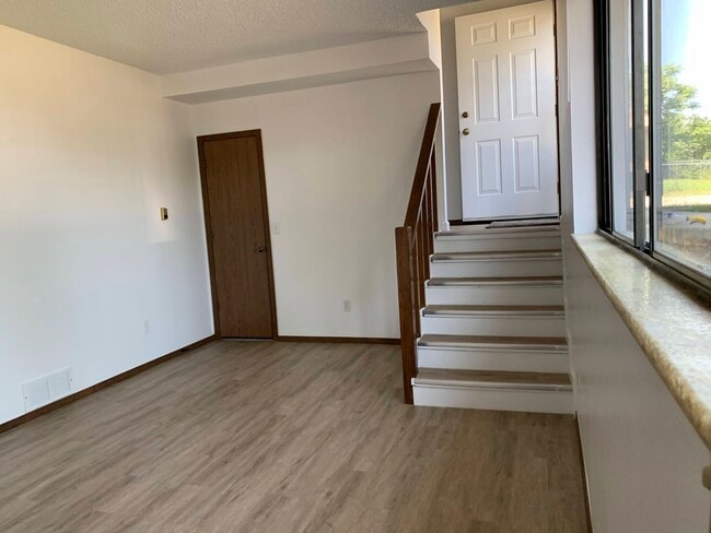 Main Living - 456 Mulberry Dr