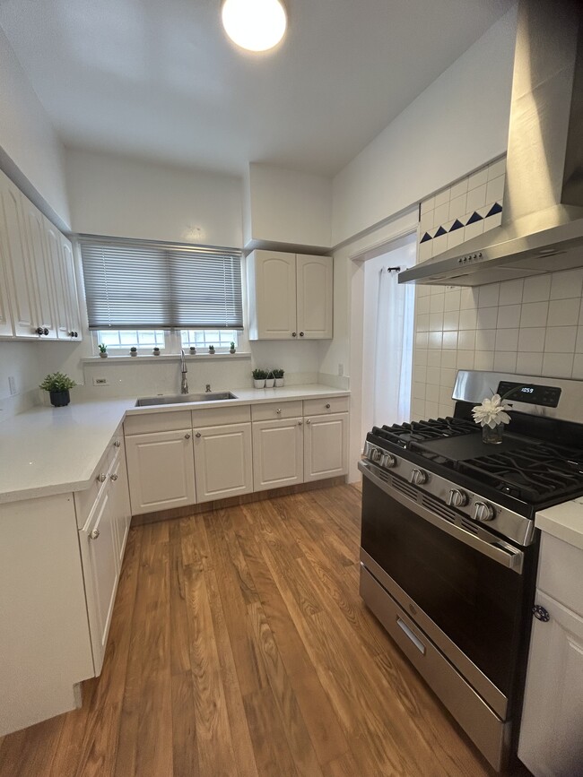 Photo - 850 S Kenmore Ave Unidad 850