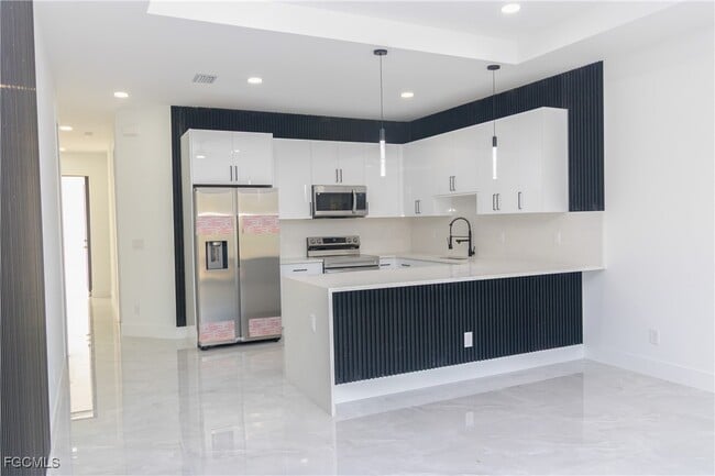 Photo - 843 Duplex St E