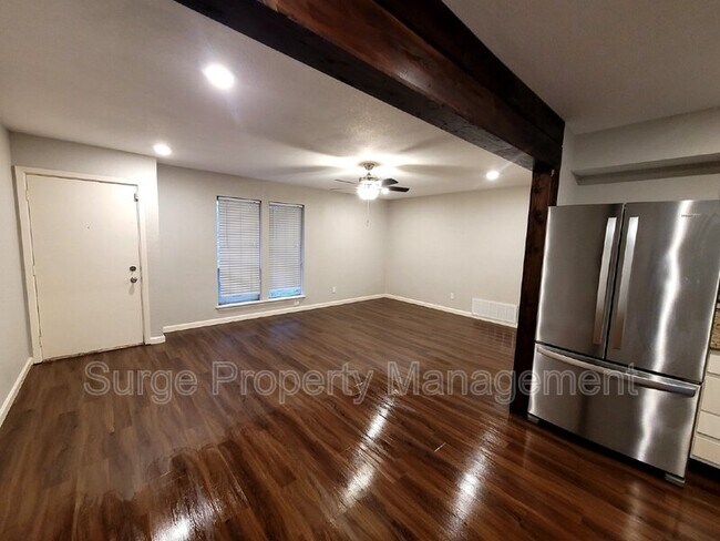 Photo - 1122 N Center St