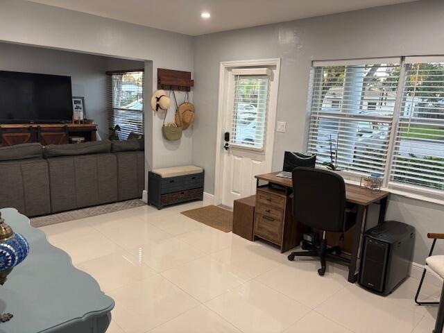 Photo - 270 NE 45th St