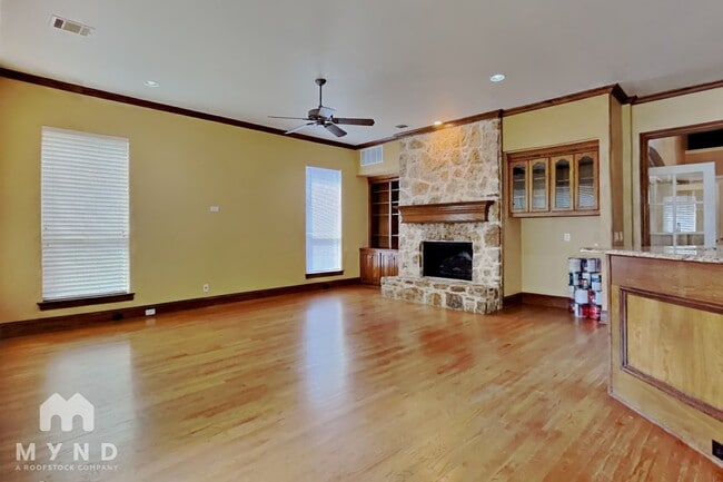 4020 Oakmeadow Dr