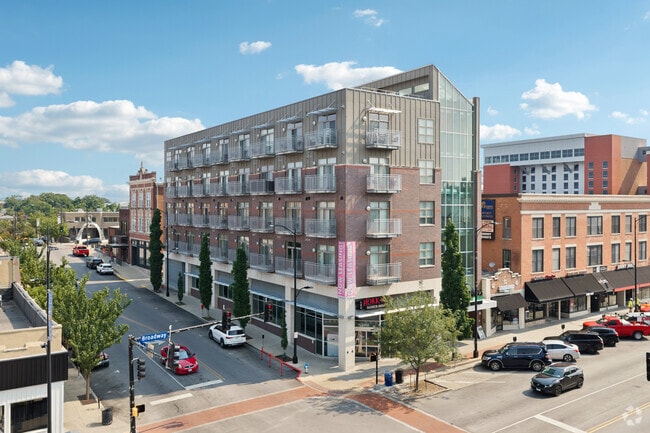 BMT - Lofts on Broadway Apartments