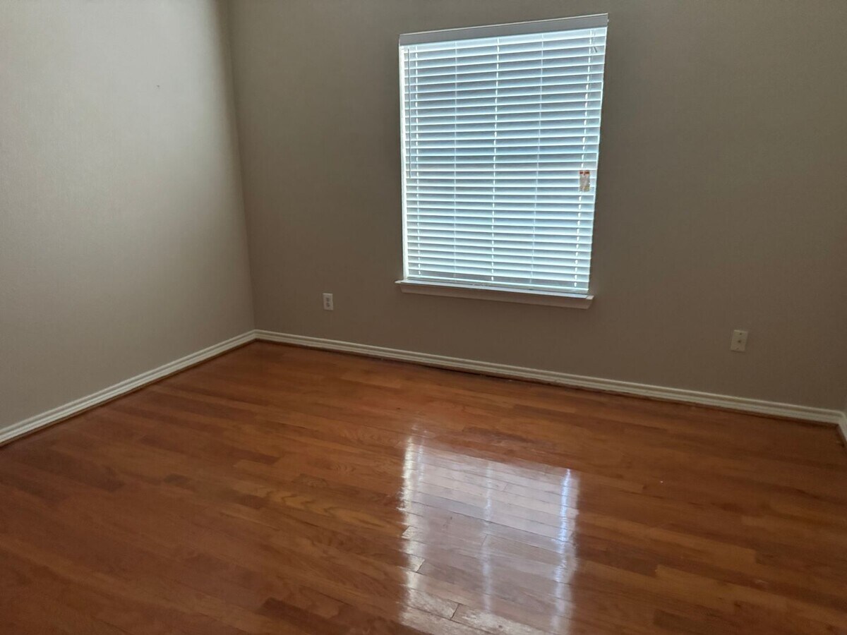 Photo - House for Rent in Grand Priarie