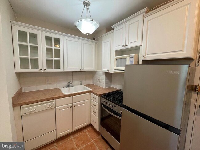 Photo - 2800 Wisconsin Ave NW Apartamento Unidad 306