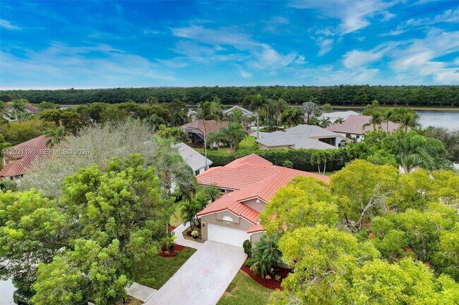 Photo - 814 Heron Rd