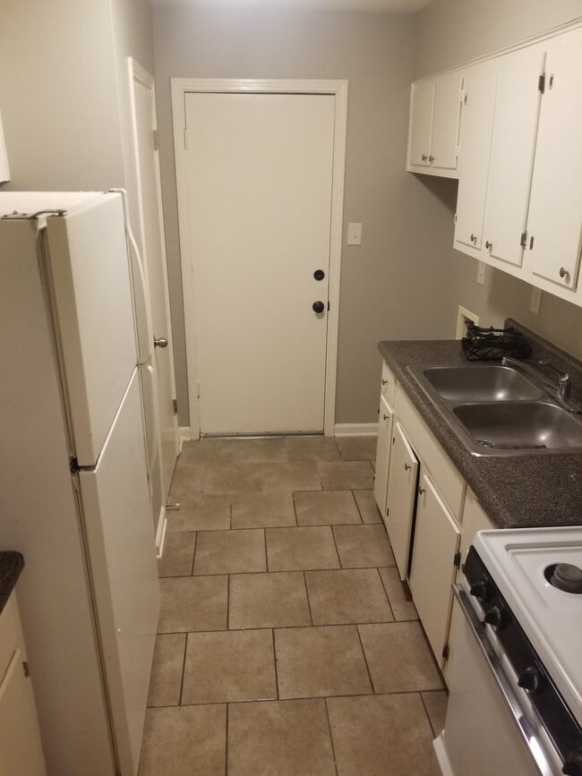 Photo - 1335-1337 Halcomb ln- Frayser Duplex