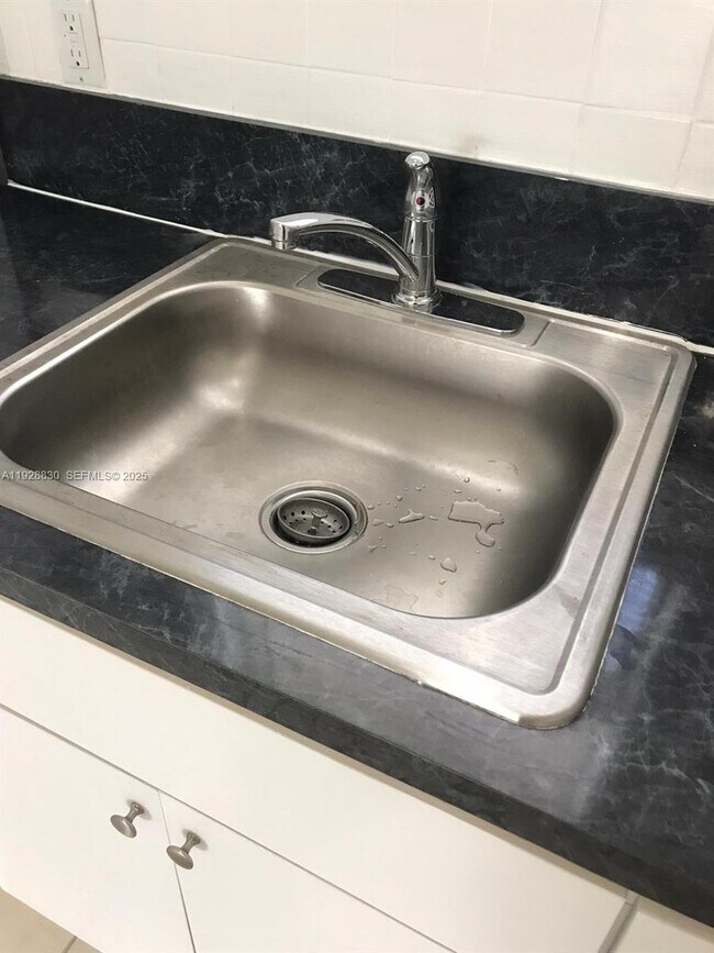 Photo - 1545 NW 8th Ave Unit 308