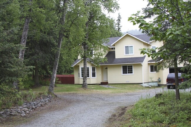 Building Photo - 3 Bedroom Chugiak Home w/ Fenced Yard!