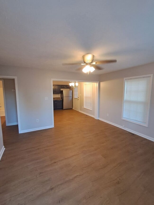 Photo - 2 Bedrooms 1 Bathroom Duplex