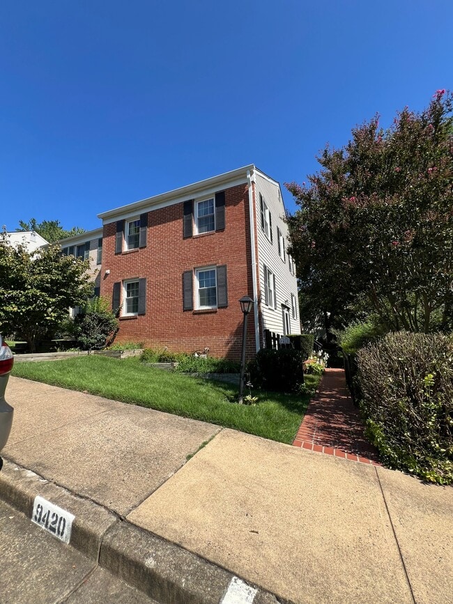 Building Photo - 9418 Goshen Ln