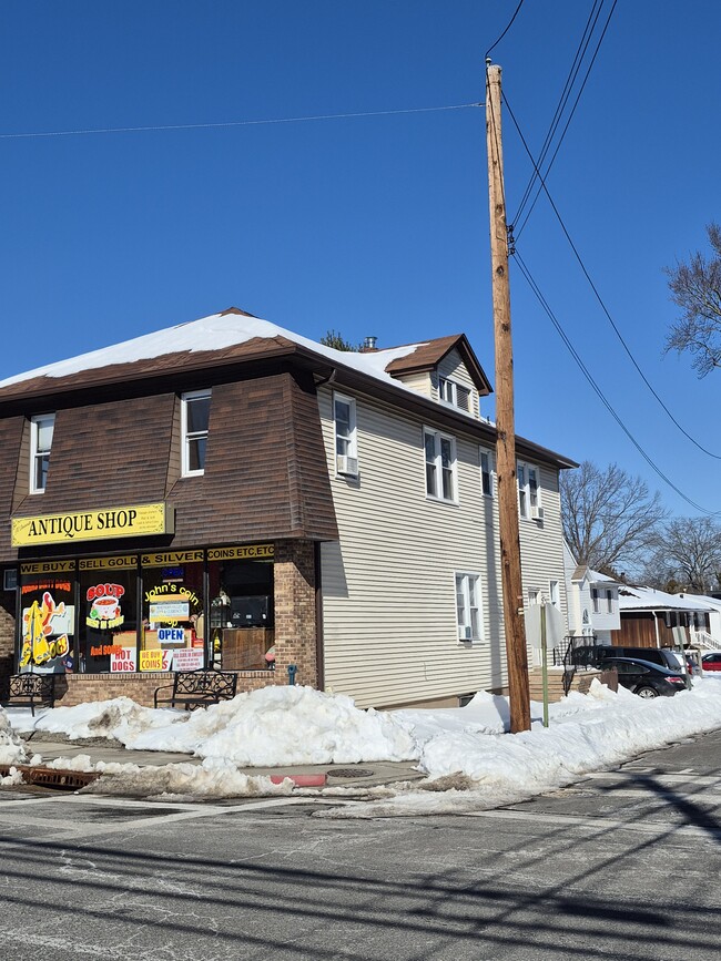 Photo - 131 Paris Ave Unit Apt 3