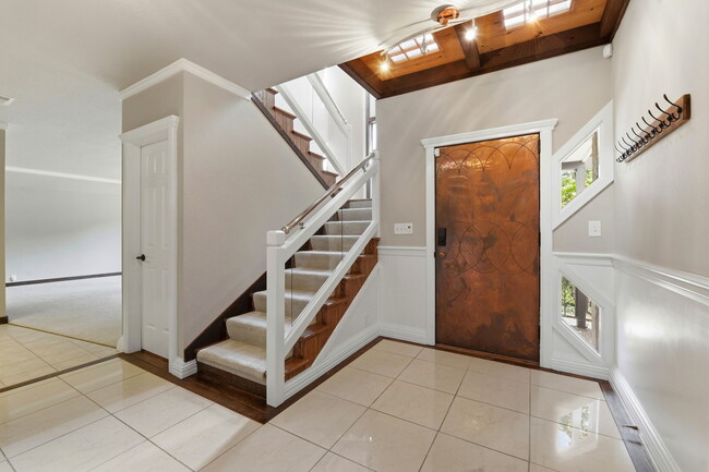 Photo - 158 Los Robles Dr