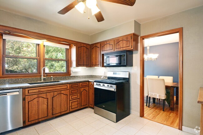 Building Photo - 4239 Diamond Dr Rental