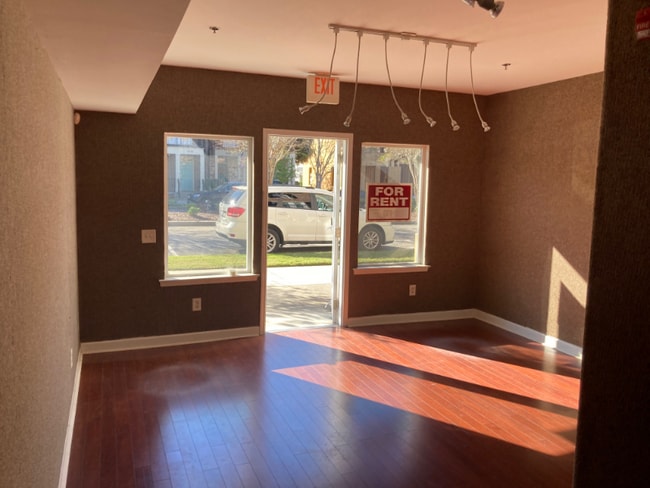 Photo - 2922 Howard Ave