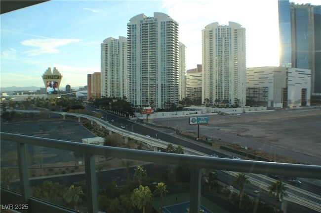 Building Photo - 222 Karen Ave Unit 1006