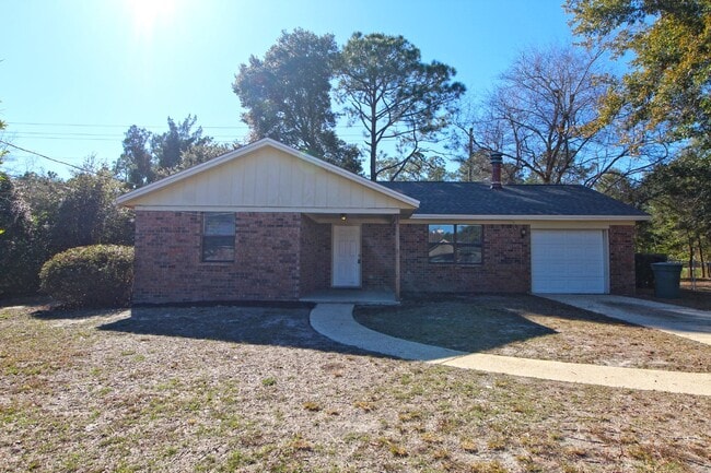 Building Photo - 3BR/2BA with Garage & Fenced Yard – Availa... Rental