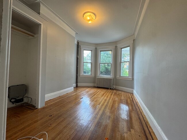 142 W 28th St 2 - 138 W 28th St Unit 2