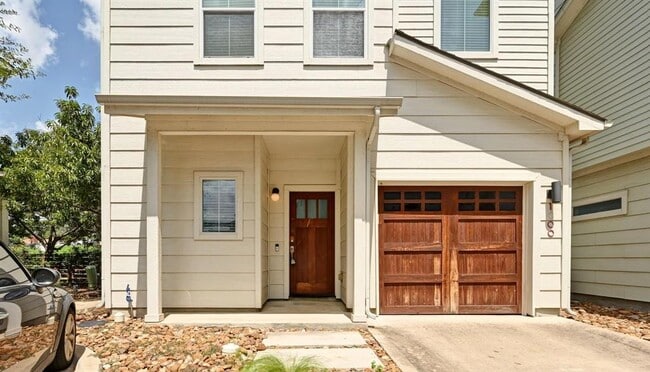 Photo - 1000 Muse Ln House