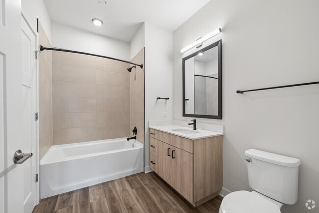 A1 1BR, 1BA - 770SF - Bathroom