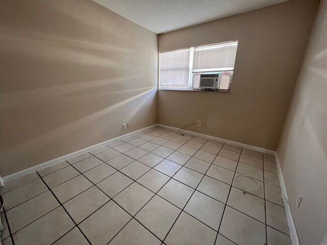 Photo - 716 SW 7th St Unit 2